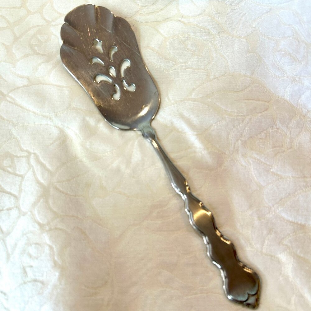 Distinction Deluxe Stainless by Oneida HH Valerie Pie/Cake/Pastry Server